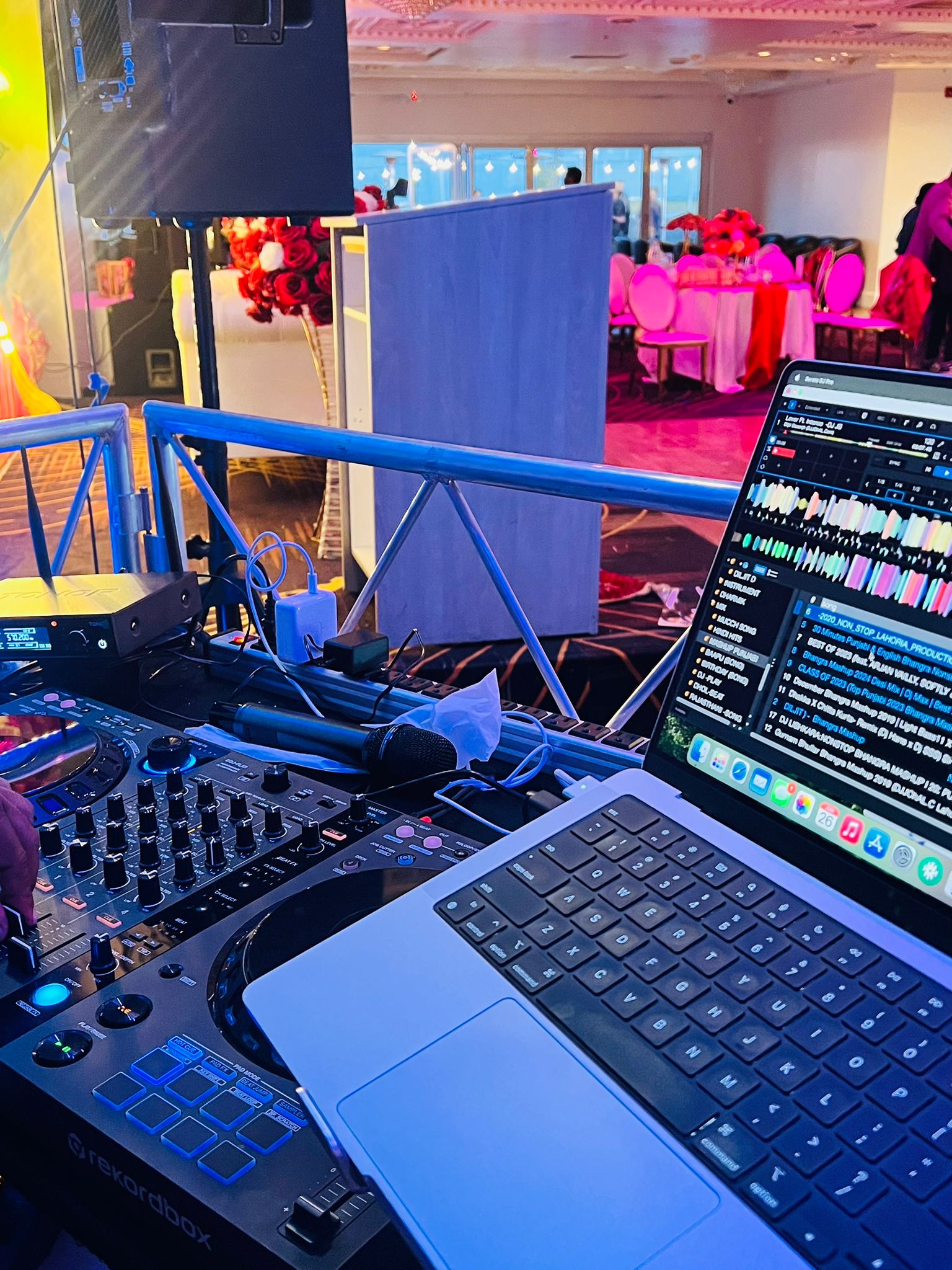 Professional Punjabi, Western, Bollywood, Hindi, Pakistani Wedding DJ Setup in Calgary